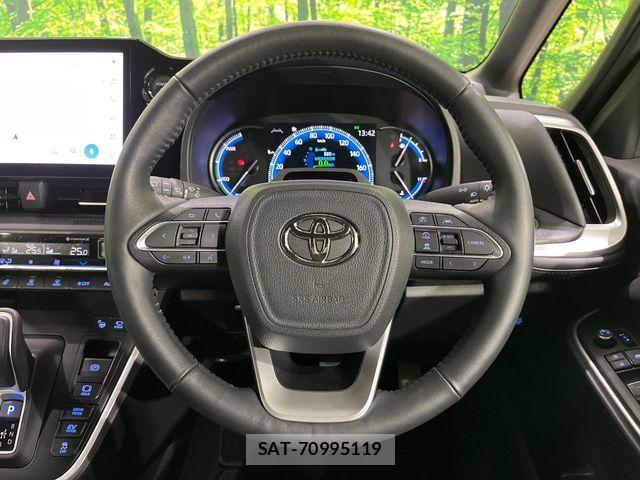 Toyota VOXY HYBRID 2025-06 6791734-11