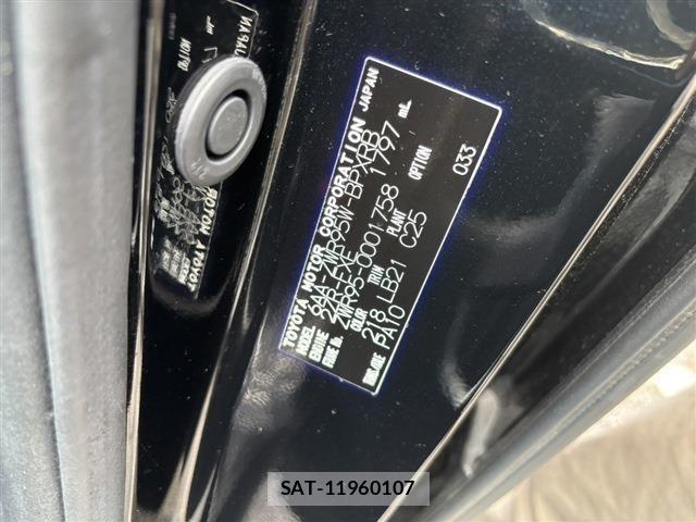 Toyota VOXY HYBRID 2022-03 6914674-3