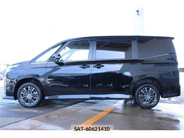 Toyota VOXY HYBRID 2022-12 6914683-9