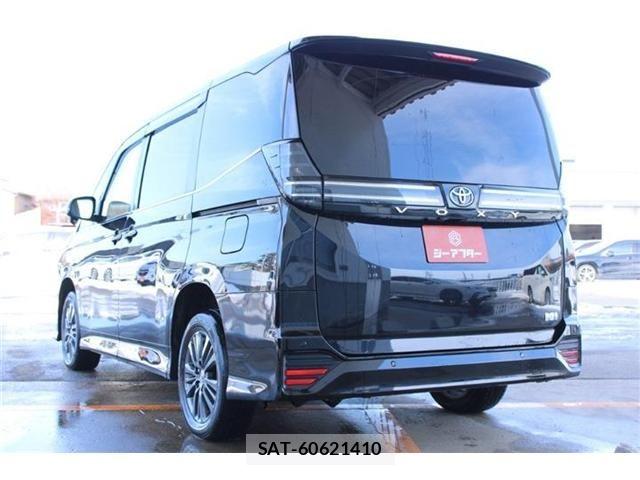 Toyota VOXY HYBRID 2022-12 6914683-10