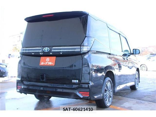 Toyota VOXY HYBRID 2022-12 6914683-12