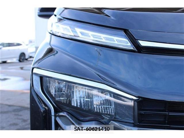 Toyota VOXY HYBRID 2022-12 6914683-17