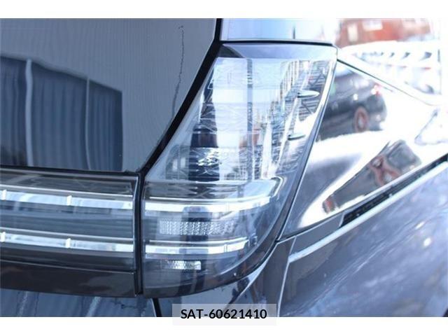 Toyota VOXY HYBRID 2022-12 6914683-18