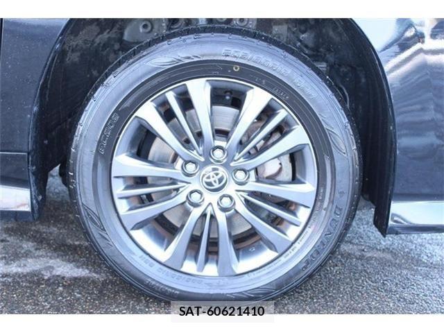 Toyota VOXY HYBRID 2022-12 6914683-22