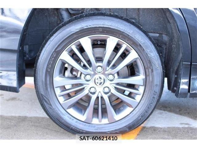Toyota VOXY HYBRID 2022-12 6914683-23