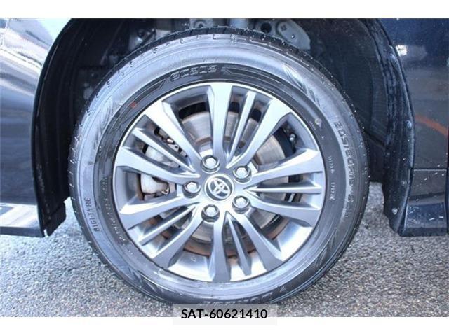 Toyota VOXY HYBRID 2022-12 6914683-25