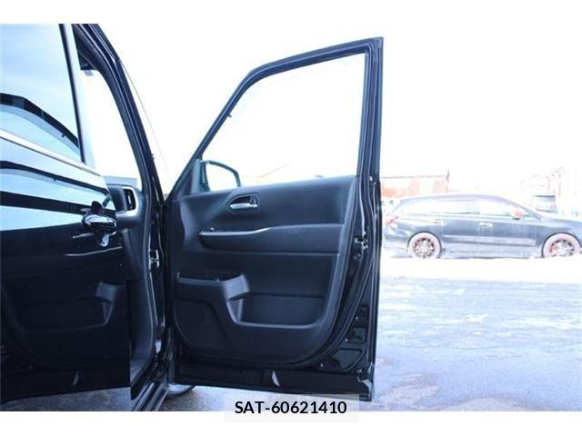 Toyota VOXY HYBRID 2022-12 6914683-29
