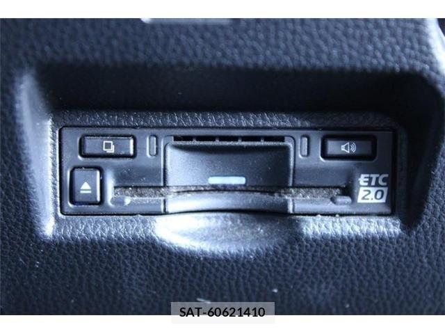 Toyota VOXY HYBRID 2022-12 6914683-5