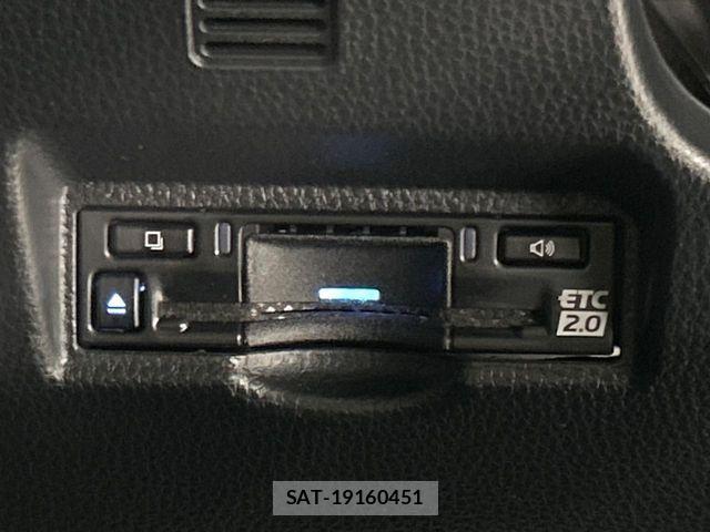 Toyota VOXY HYBRID 2025-07 7226384-6