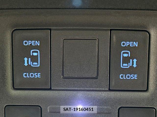 Toyota VOXY HYBRID 2025-07 7226384-7