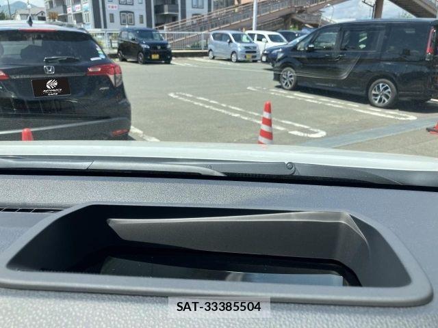 Toyota VOXY HYBRID 2026-03 7226382-21