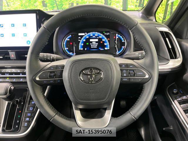 Toyota VOXY HYBRID 2025-10 7252656-12