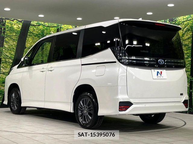 Toyota VOXY HYBRID 2025-10 7252656-18