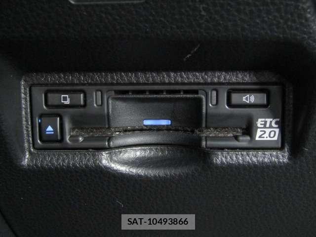 Toyota VOXY HYBRID 2023-07 7252661-12