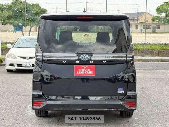 Toyota VOXY HYBRID 2023-07 7252661-19