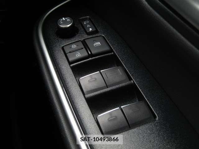 Toyota VOXY HYBRID 2023-07 7252661-28