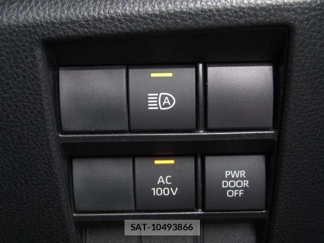 Toyota VOXY HYBRID 2023-07 7252661-29