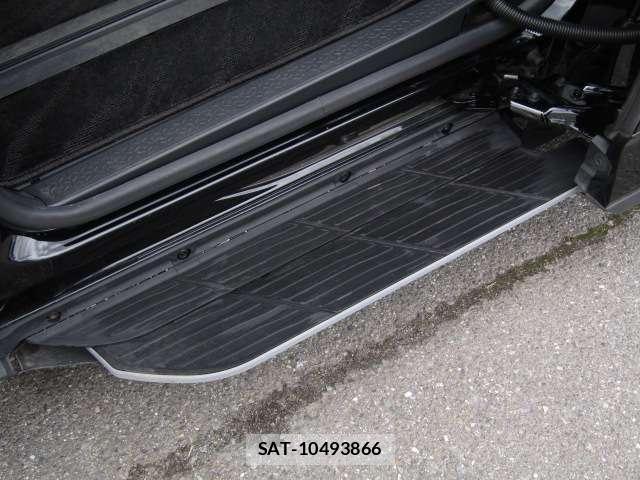 Toyota VOXY HYBRID 2023-07 7252661-3