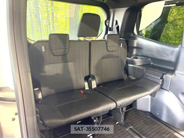 Toyota VOXY HYBRID 2024-10 7252658-10