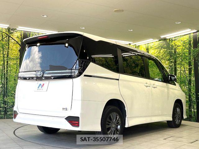 Toyota VOXY HYBRID 2024-10 7252658-18