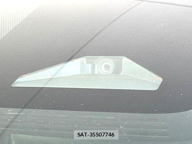 Toyota VOXY HYBRID 2024-10 7252658-5