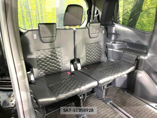 Toyota VOXY HYBRID 2023-09 7252655-10
