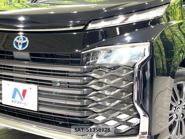 Toyota VOXY HYBRID 2023-09 7252655-13