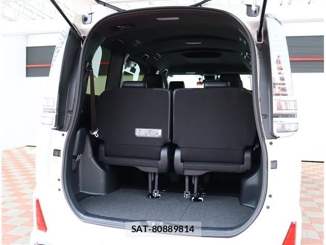 Toyota VOXY HYBRID 2021-08 7330786-16