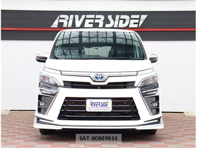 Toyota VOXY HYBRID 2021-08 7330786-18