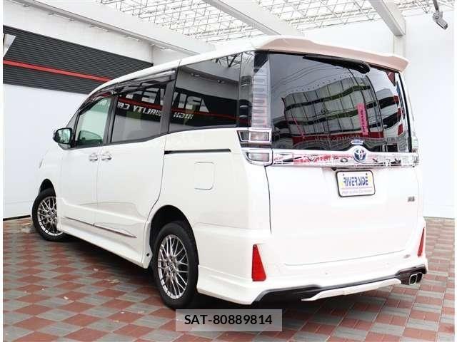 Toyota VOXY HYBRID 2021-08 7330786-28