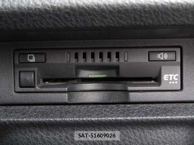Toyota VOXY HYBRID 2021-07 7330785-9
