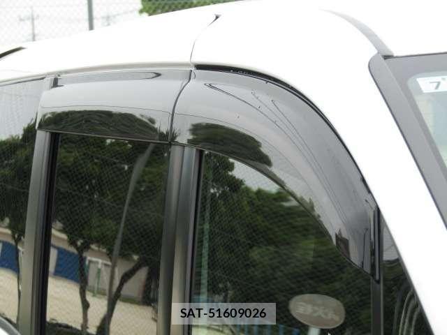 Toyota VOXY HYBRID 2021-07 7330785-15
