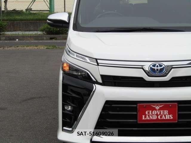 Toyota VOXY HYBRID 2021-07 7330785-24