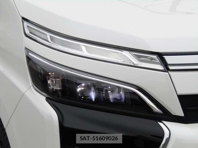 Toyota VOXY HYBRID 2021-07 7330785-25