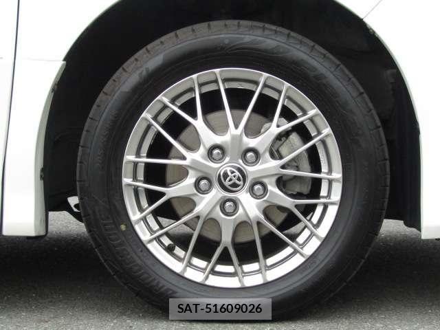 Toyota VOXY HYBRID 2021-07 7330785-28