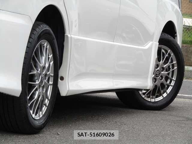 Toyota VOXY HYBRID 2021-07 7330785-29