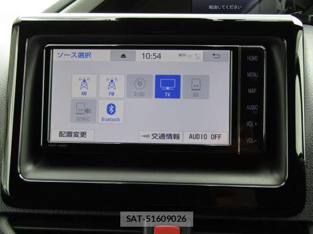 Toyota VOXY HYBRID 2021-07 7330785-4