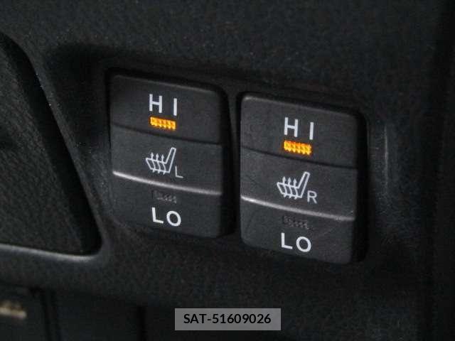 Toyota VOXY HYBRID 2021-07 7330785-6
