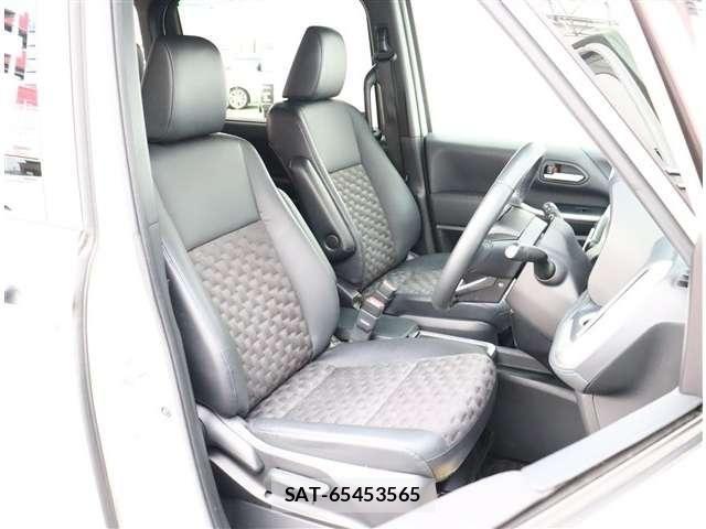 Toyota VOXY HYBRID 2023-07 7330784-16