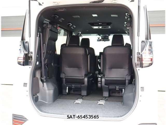 Toyota VOXY HYBRID 2023-07 7330784-20