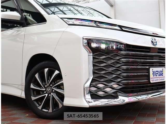 Toyota VOXY HYBRID 2023-07 7330784-26