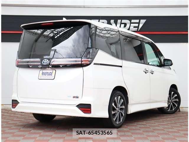 Toyota VOXY HYBRID 2023-07 7330784-2