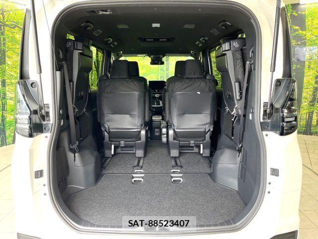 Toyota VOXY HYBRID 2024-10 7330783-10