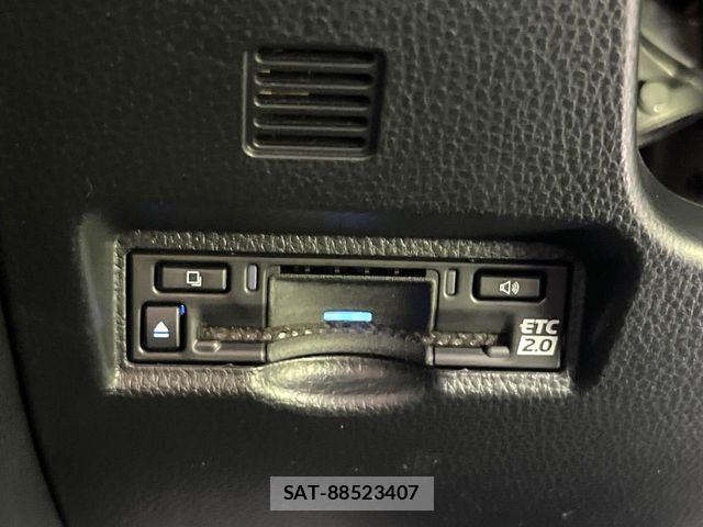 Toyota VOXY HYBRID 2024-10 7330783-5
