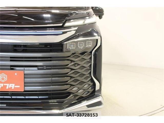 Toyota VOXY HYBRID 2022-04 7330789-13