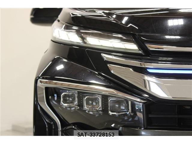 Toyota VOXY HYBRID 2022-04 7330789-16