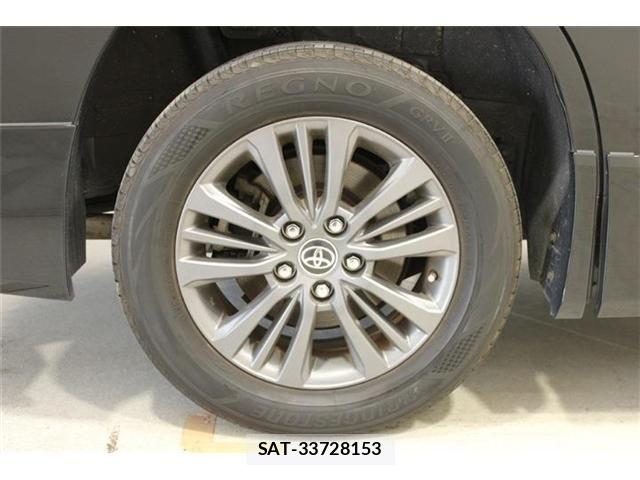 Toyota VOXY HYBRID 2022-04 7330789-22