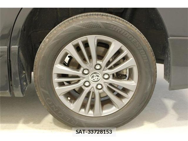 Toyota VOXY HYBRID 2022-04 7330789-23