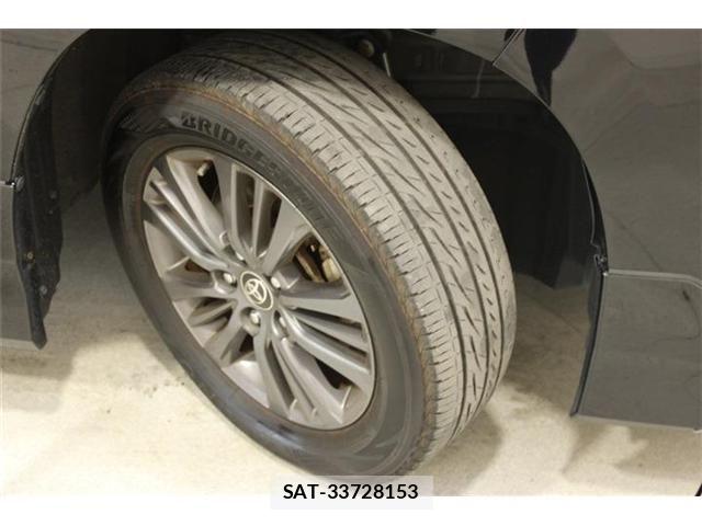 Toyota VOXY HYBRID 2022-04 7330789-27
