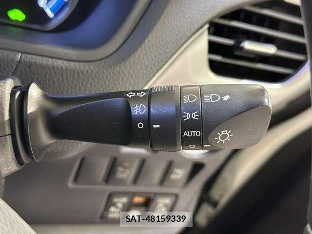 Toyota VOXY HYBRID 2014-07 7394593-11